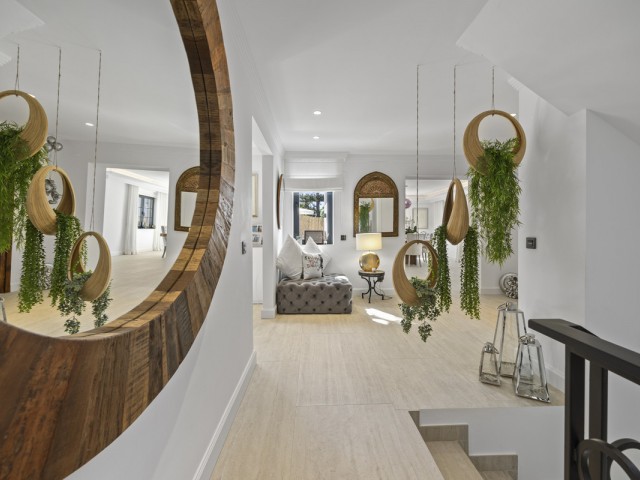 Villa avec 5 Chambres  à Guadalmina Alta