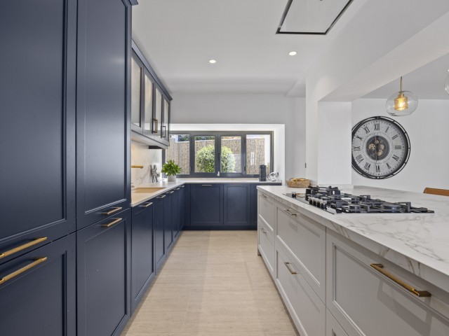 Villa avec 5 Chambres  à Guadalmina Alta