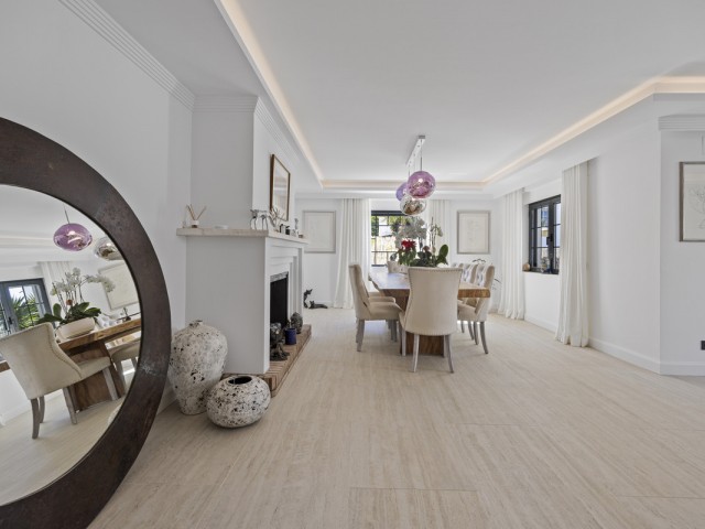 Villa avec 5 Chambres  à Guadalmina Alta