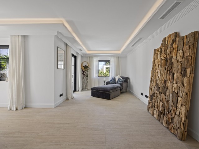 Villa avec 5 Chambres  à Guadalmina Alta