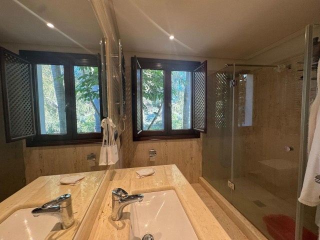 2 Soveroms Leilighet i Estepona