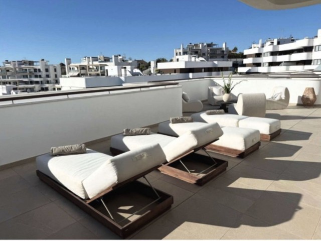 3 Sovrums Lägenhet i Estepona