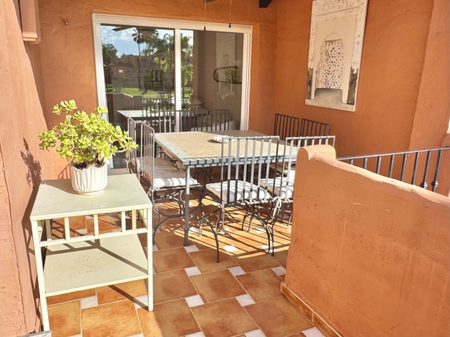 4 Bedrooms Apartment in Guadalmina Baja