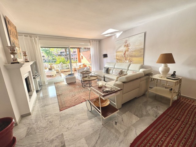 4 Soveroms Leilighet i Guadalmina Baja