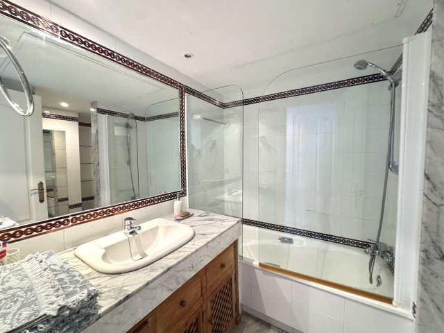 4 Soveroms Leilighet i Guadalmina Baja