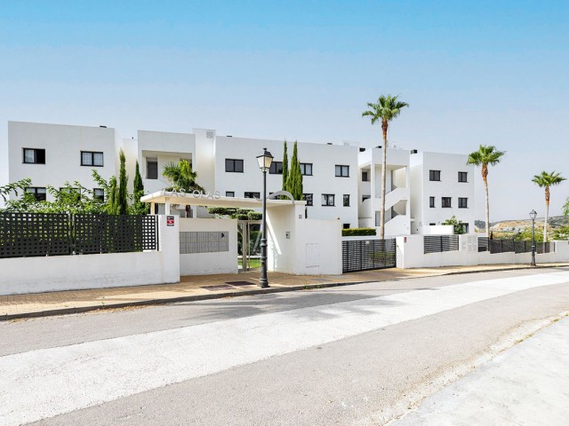 Ático con 3 Dormitorios  en Estepona