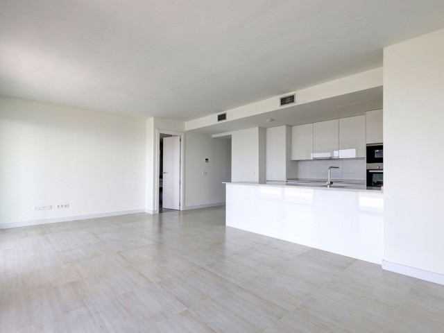 Ático con 3 Dormitorios  en Estepona