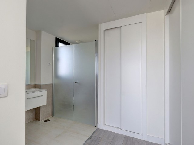 Ático con 3 Dormitorios  en Estepona