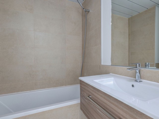 Ático con 3 Dormitorios  en Estepona