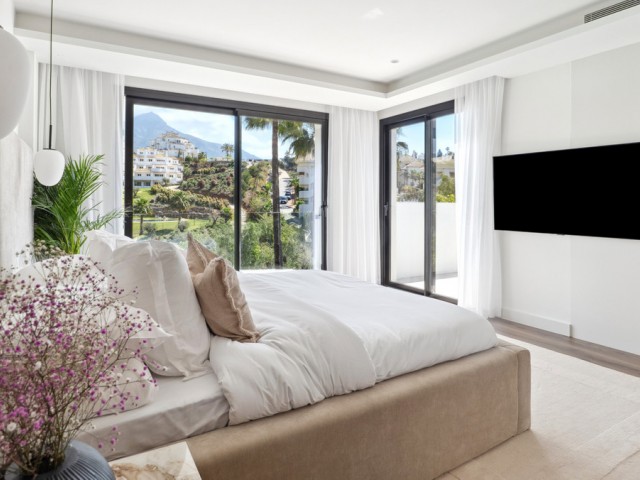 5 Bedrooms Villa in Nueva Andalucía