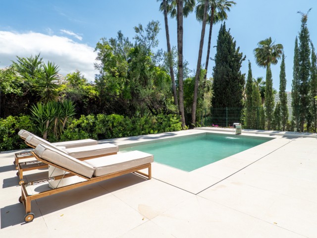 5 Bedrooms Villa in Nueva Andalucía