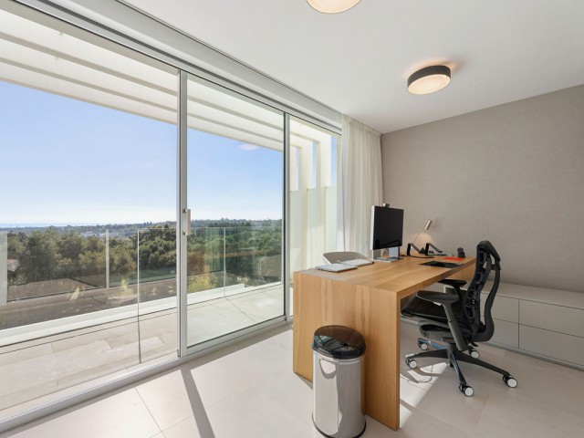 5 Bedrooms Villa in Sotogrande