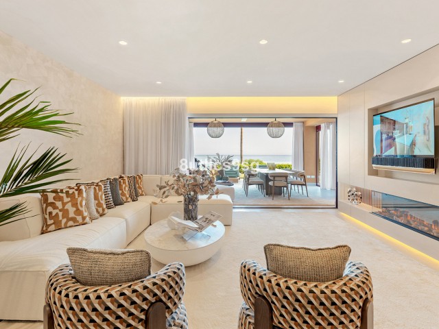 4 Bedrooms Apartment in Estepona