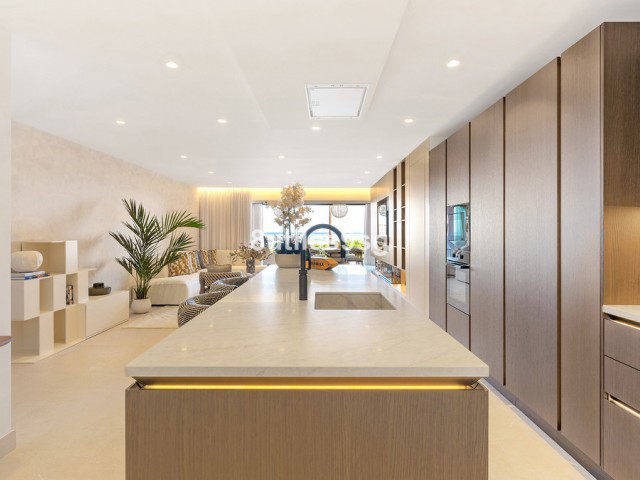 4 Bedrooms Apartment in Estepona