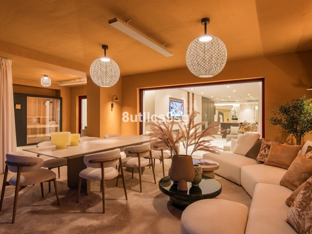 4 Bedrooms Apartment in Estepona