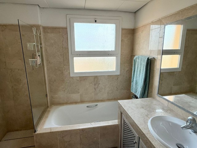 3 Schlafzimmer Apartment in San Roque Club