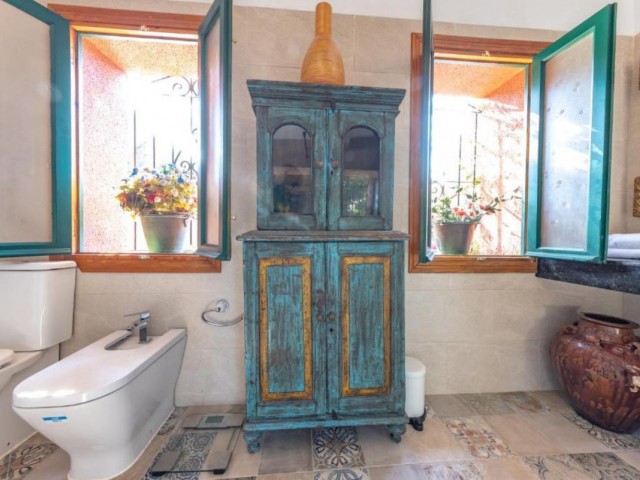 Liikekiinteistö Torremolinos