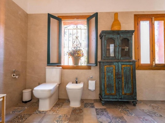 Liikekiinteistö Torremolinos