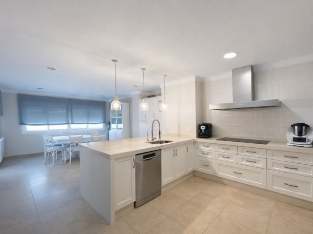 5 Bedrooms Townhouse in San Pedro de Alcántara