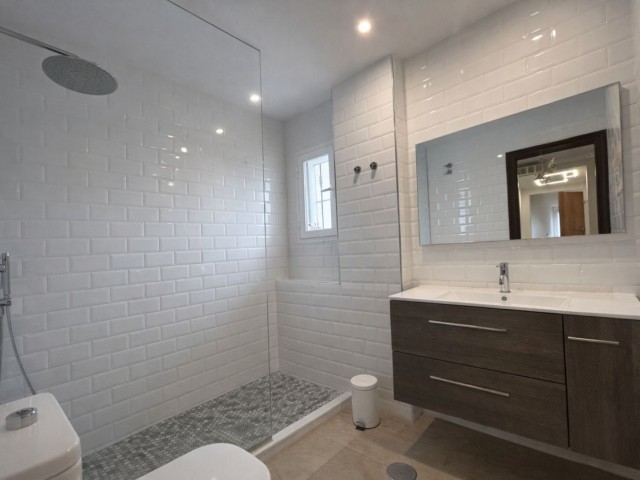 Maison mitoyenne avec 5 Chambres  à San Pedro de Alcántara