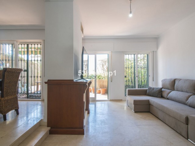 5 Bedrooms Villa in New Golden Mile