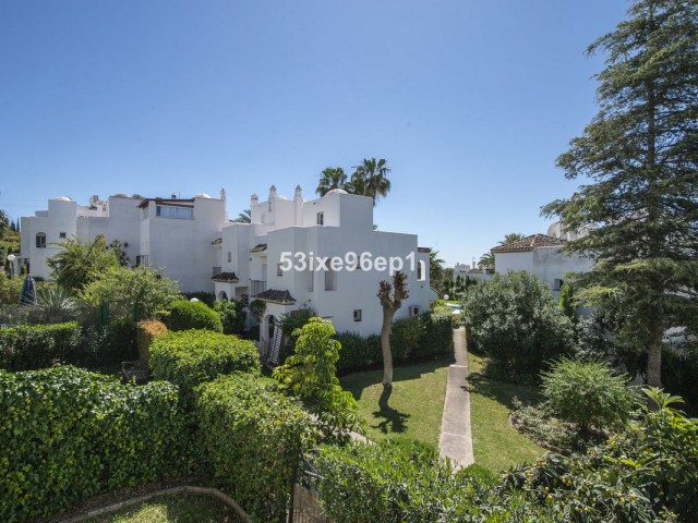 5 Bedrooms Villa in New Golden Mile