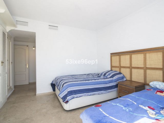 5 Bedrooms Villa in New Golden Mile