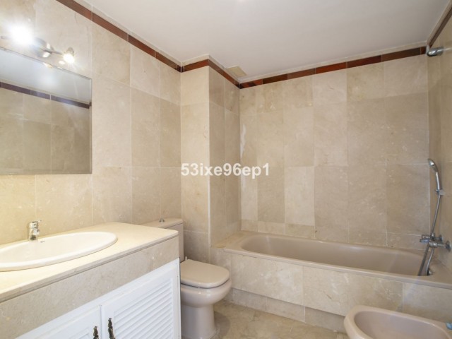 5 Bedrooms Villa in New Golden Mile