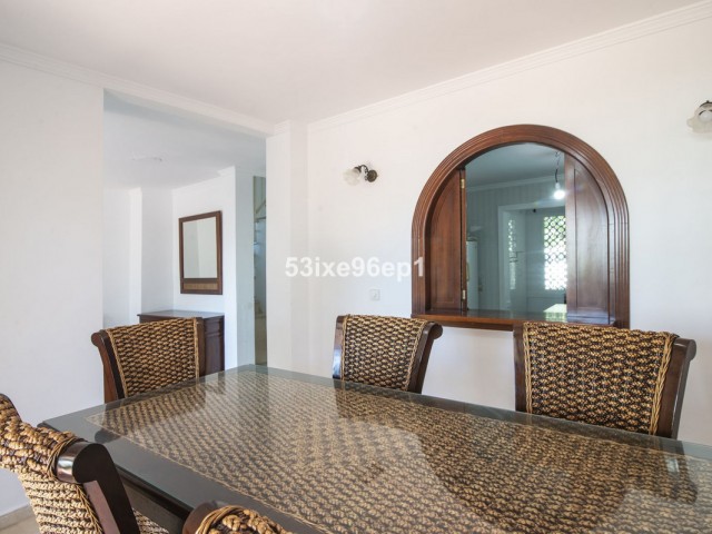 5 Bedrooms Villa in New Golden Mile