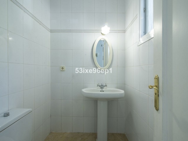 5 Bedrooms Villa in New Golden Mile