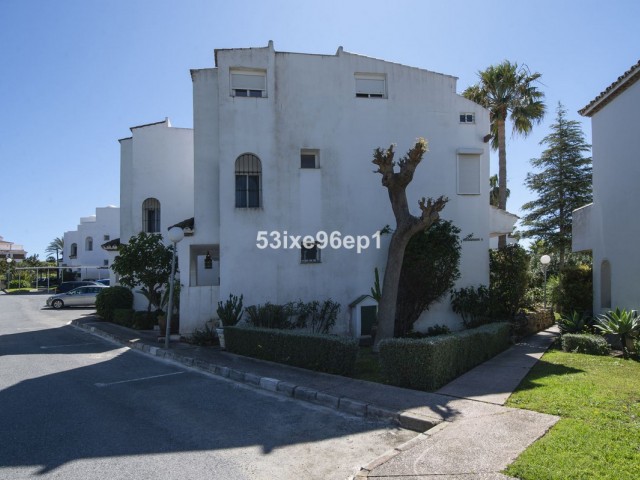 5 Bedrooms Villa in New Golden Mile