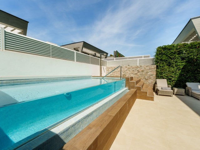 5 Soveroms Villa i Puerto Banús