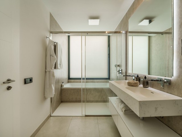 5 Soveroms Villa i Puerto Banús