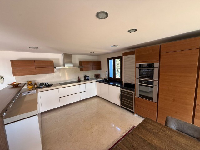 3 Soveroms Villa i Artola