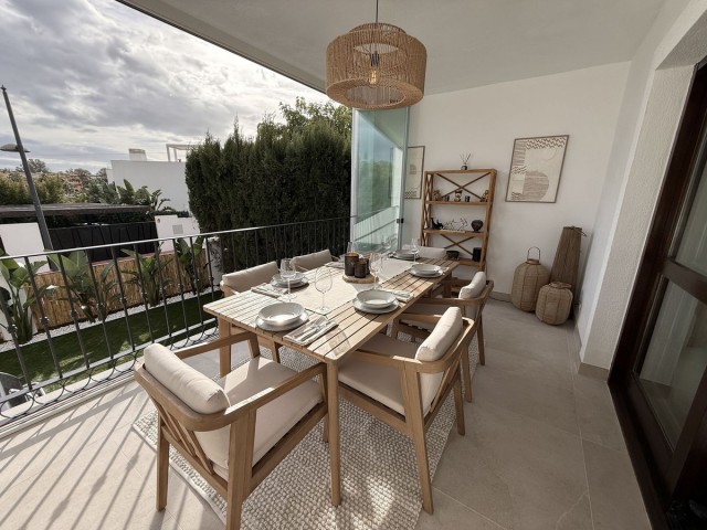 Adosado con 4 Dormitorios  en Estepona