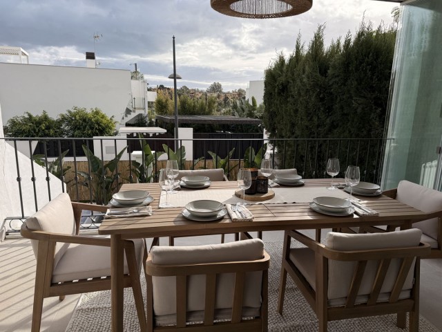 Adosado con 4 Dormitorios  en Estepona