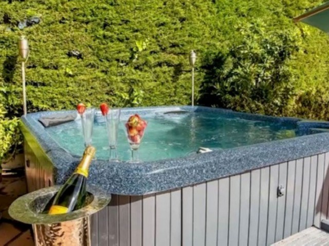 7 Bedrooms Villa in San Pedro de Alcántara