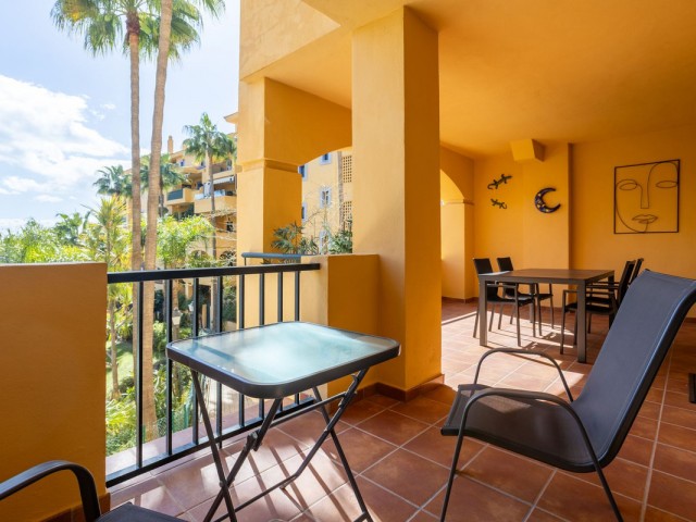 2 Bedrooms Apartment in San Pedro de Alcántara