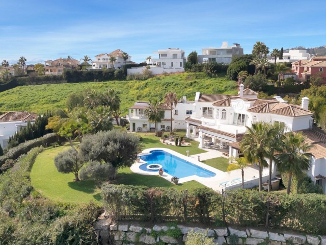 7 Bedrooms Villa in Nueva Andalucía