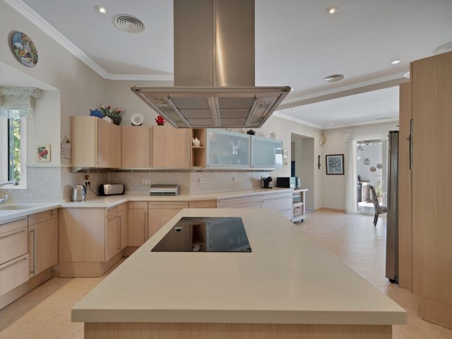 7 Bedrooms Villa in Nueva Andalucía