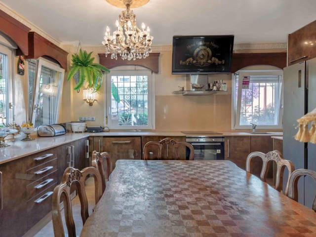 4 Bedrooms Apartment in Estepona