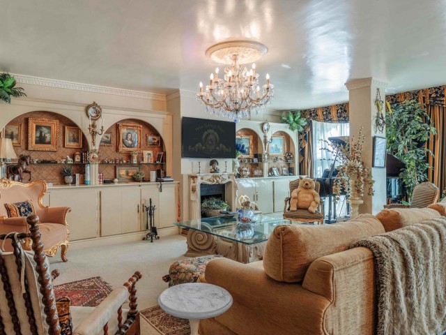 4 Bedrooms Apartment in Estepona