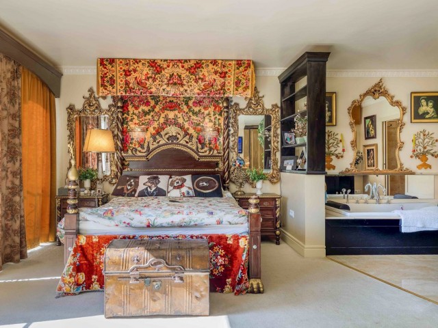 4 Bedrooms Apartment in Estepona