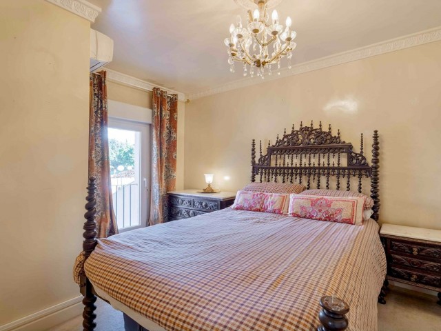 4 Bedrooms Apartment in Estepona