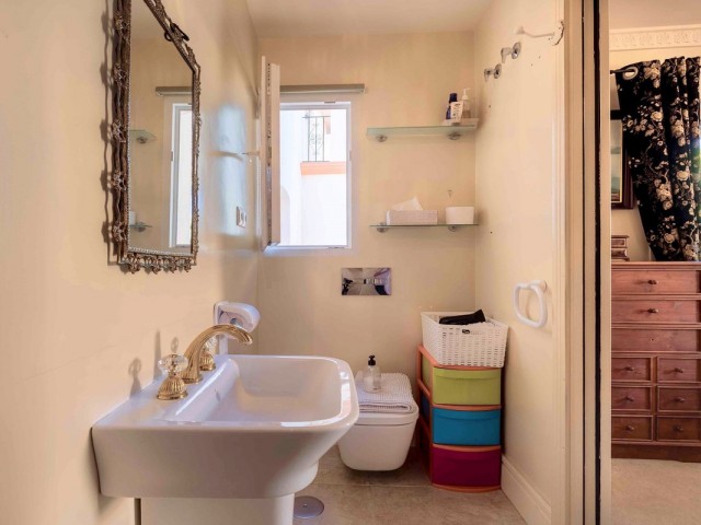 4 Bedrooms Apartment in Estepona