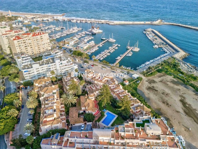 4 Makuuhuoneen Huoneisto Estepona