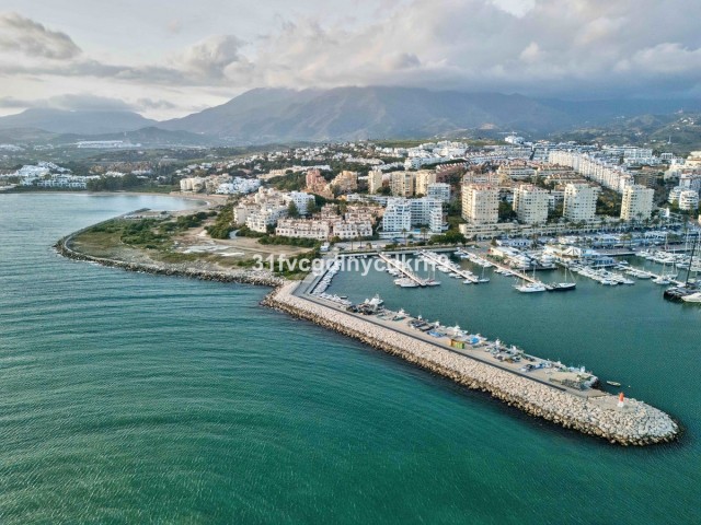 4 Makuuhuoneen Huoneisto Estepona