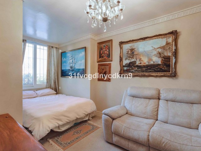 4 Makuuhuoneen Huoneisto Estepona