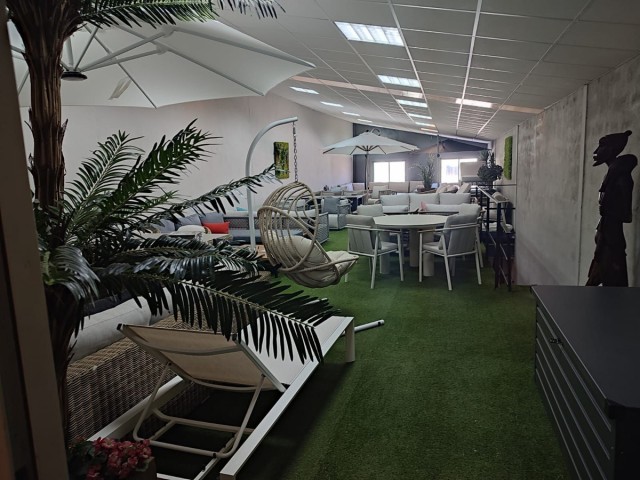 Comercial con 0 Dormitorios  en Málaga