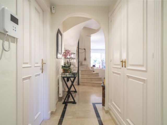 3 Bedrooms Apartment in Nueva Andalucía